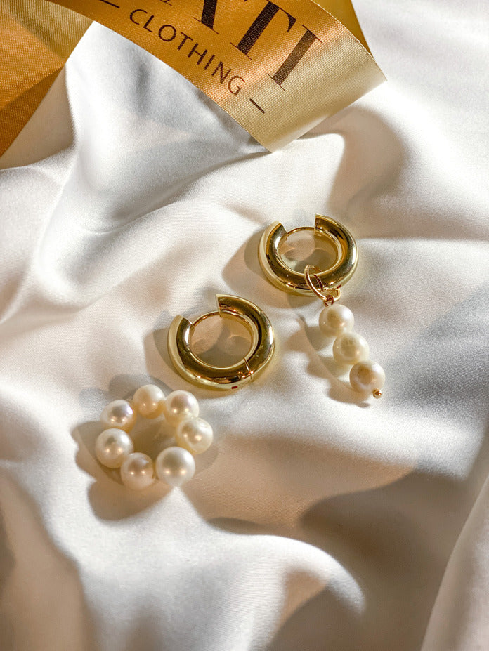 Natural pearl earrings